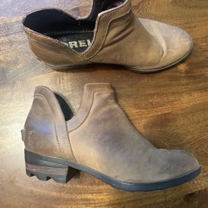 Sorel rainproof boots size 6